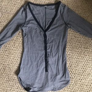 Lululemon Size 2 Striped Long Sleeve Tee